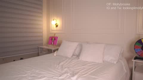 Snapshot of newmollybrooke chatting on 01-23-25, 02:02  all my links Here online show from 01-23-25, 02:02