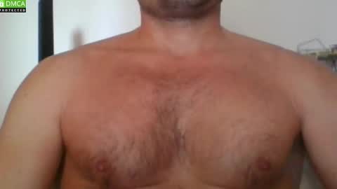 Snapshot of newtyguy90 chatting on 10-16-25, 09:10 newtyguy90 online show from 10-16-25, 09:10