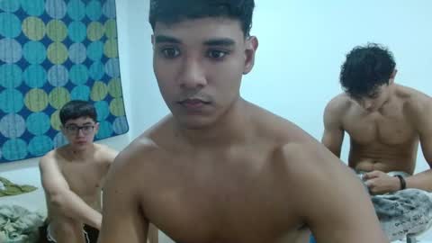 Snapshot of ney_quiroz chatting on 12-16-25, 06:29 ney hotman online show from 12-16-25, 06:29