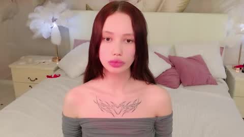 Snapshot of neya_milk chatting on 03-26-26, 11:27 Neya online show from 03-26-26, 11:27