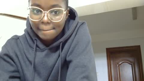 Snapshot of neyla_baby chatting on 08-03-26, 05:38 Neyla online show from 08-03-26, 05:38