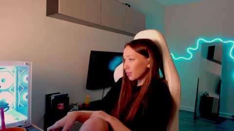 Mina online show from 04-10-26, 06:40