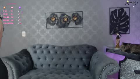 Snapshot of neytiri_moon chatting on 10-13-25, 12:05 Sandra online show from 10-13-25, 12:05
