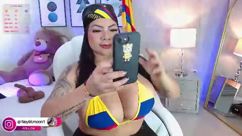 Snapshot of neytiri_moon chatting on 06-17-26, 12:07 Sandra online show from 06-17-26, 12:07