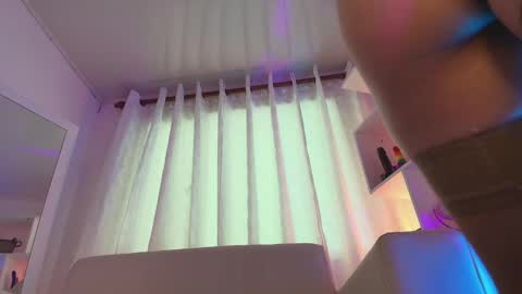 Snapshot of nezo_ chatting on 09-11-25, 08:53 Angie Instagram angie julianac add me online show from 09-11-25, 08:53