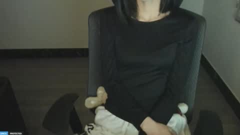 mimi online show from 11-27-25, 08:44