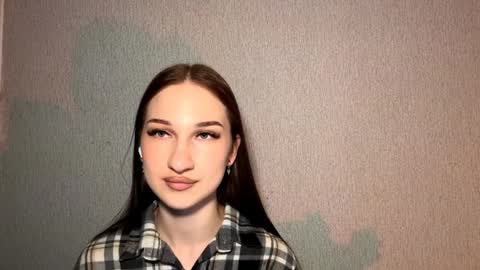 Snapshot of nganlyerly chatting on 04-08-26, 05:46 Kate Ng online show from 04-08-26, 05:46