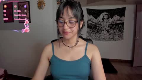 Snapshot of nia_blaze chatting on 02-26-25, 09:48 Nia online show from 02-26-25, 09:48