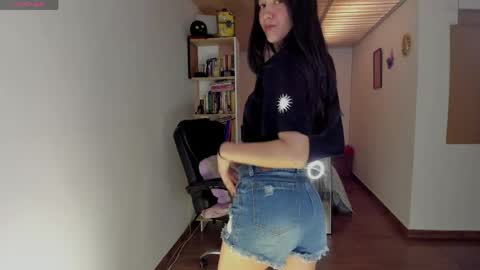 Nia online show from 04-07-26, 07:14