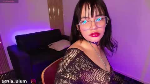 Snapshot of nia_blum chatting on 01-12-26, 01:05 Nia Blum online show from 01-12-26, 01:05