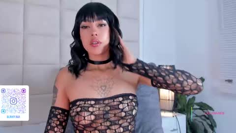 Nia online show from 09-13-25, 01:33