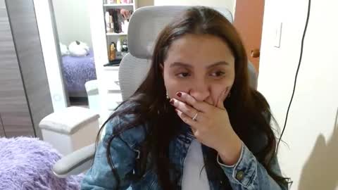 Dani online show from 11-19-25, 04:34