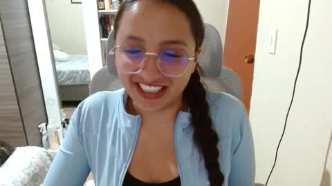 Snapshot of nia_cop chatting on 01-09-26, 01:08 Dani online show from 01-09-26, 01:08