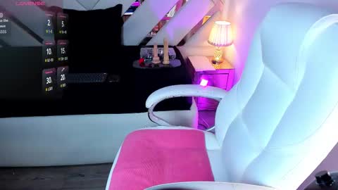 Snapshot of nia_crawford_ chatting on 02-26-26, 04:22 Nia online show from 02-26-26, 04:22