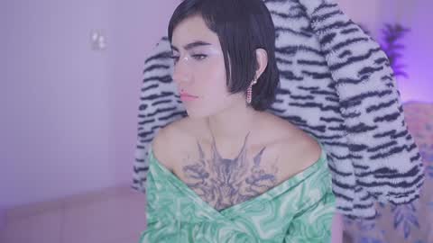 Snapshot of nia_mitsuki chatting on 12-20-24, 09:50 samanta online show from 12-20-24, 09:50