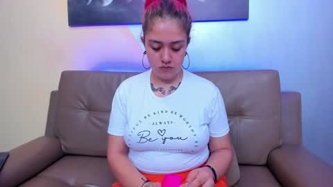 Estefani  online show from 01-29-25, 03:15