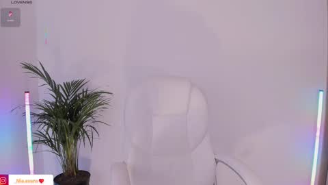 Nia online show from 03-04-25, 12:55