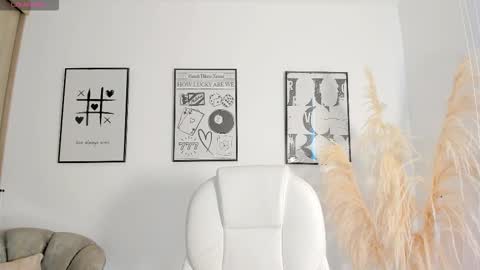 Nia online show from 11-18-25, 12:53