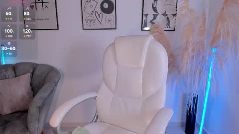 Nia online show from 11-26-25, 01:34