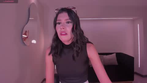 Snapshot of niasalvatore chatting on 12-17-25, 07:42 Call me Nia online show from 12-17-25, 07:42