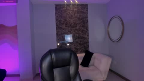 Snapshot of niasalvatore chatting on 02-10-26, 02:48 Call me Nia online show from 02-10-26, 02:48