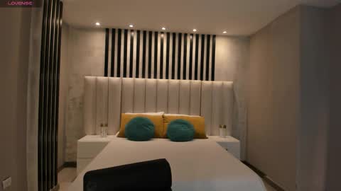 Snapshot of niasalvatore chatting on 02-14-26, 07:10 Call me Nia online show from 02-14-26, 07:10