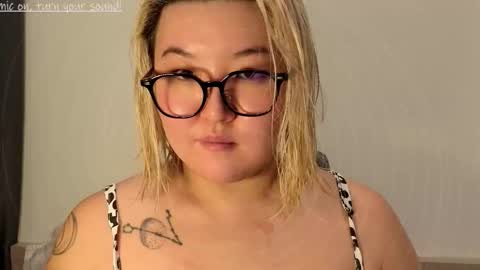 Kim online show from 11-17-25, 02:23