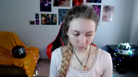 nica_kawaii online show from 04-05-26, 07:49