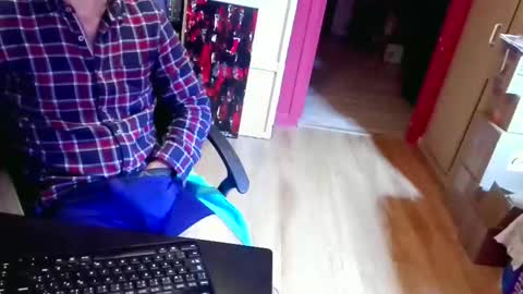 Snapshot of nicecck24 chatting on 11-19-25, 05:18 nicecck24 online show from 11-19-25, 05:18