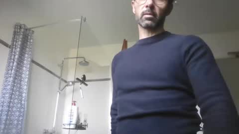 nicefrenchguy79 online show from 11-05-25, 09:20