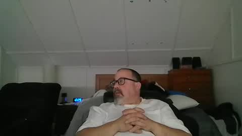 niceguy7208 online show from 11-10-25, 05:28