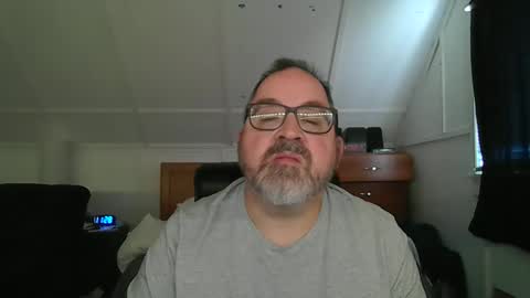 niceguy7208 online show from 04-10-26, 03:28