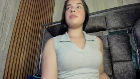 Snapshot of nicehot____ chatting on 10-23-25, 12:32 Luna online show from 10-23-25, 12:32