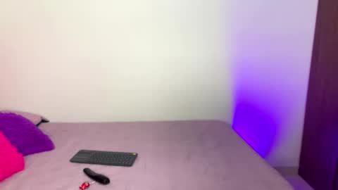 Snapshot of nicejuli19 chatting on 11-24-25, 12:32 Julieta online show from 11-24-25, 12:32