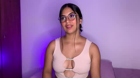 Snapshot of nicejuli19 chatting on 11-25-25, 05:40 Julieta online show from 11-25-25, 05:40