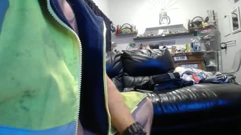 Snapshot of niceonebrov chatting on 02-24-26, 02:04 niceonebrov online show from 02-24-26, 02:04