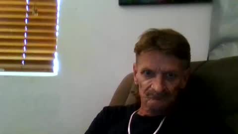 Snapshot of niceozziecockxxx chatting on 12-15-24, 03:45 Sexiishaine online show from 12-15-24, 03:45