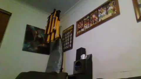 Snapshot of niceozziecockxxx chatting on 02-23-25, 11:44 Sexiishaine online show from 02-23-25, 11:44