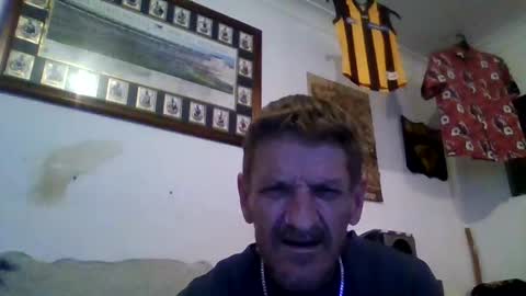 Snapshot of niceozziecockxxx chatting on 09-16-25, 01:39 Sexiishaine online show from 09-16-25, 01:39