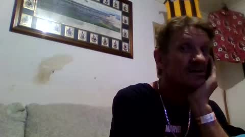 Snapshot of niceozziecockxxx chatting on 11-01-25, 06:43 Sexiishaine online show from 11-01-25, 06:43