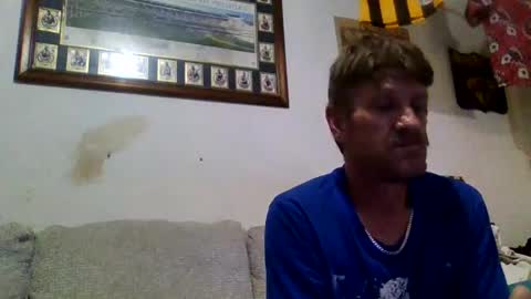 Snapshot of niceozziecockxxx chatting on 11-12-25, 05:19 Sexiishaine online show from 11-12-25, 05:19