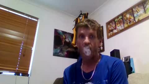 Snapshot of niceozziecockxxx chatting on 11-24-25, 06:57 Sexiishaine online show from 11-24-25, 06:57