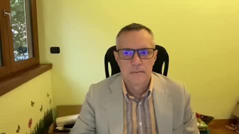 Snapshot of niceshy_71 chatting on 10-17-25, 04:20 Andrew online show from 10-17-25, 04:20