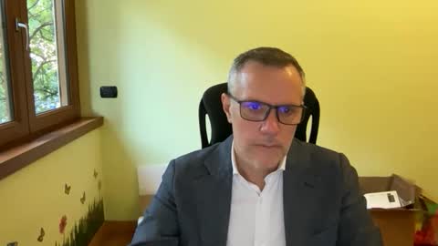 Snapshot of niceshy_71 chatting on 10-22-25, 03:34 Andrew online show from 10-22-25, 03:34