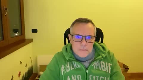 Snapshot of niceshy_71 chatting on 01-14-26, 05:40 Andrew online show from 01-14-26, 05:40