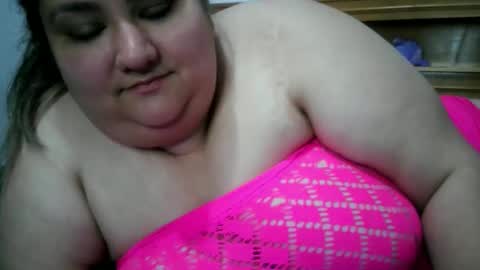 Snapshot of nicholle chatting on 04-25-26, 10:29 Nicholle online show from 04-25-26, 10:29