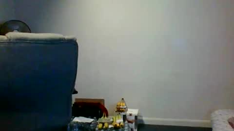 Snapshot of nick5514 chatting on 10-21-25, 02:01 Nick online show from 10-21-25, 02:01