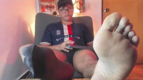 Snapshot of nick_1606 chatting on 10-16-25, 01:17 nick online show from 10-16-25, 01:17