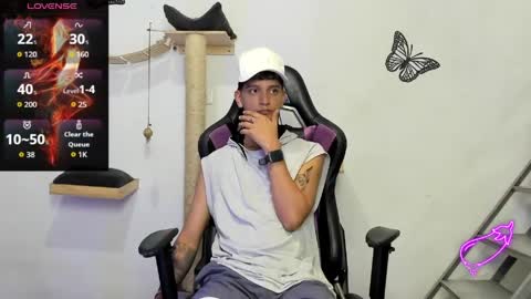 Snapshot of nick_greey chatting on 06-06-26, 09:19 Frank online show from 06-06-26, 09:19