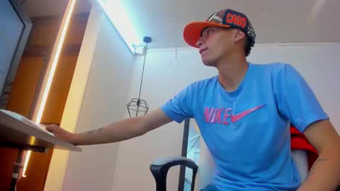 nick_nizzer online show from 10-23-25, 01:21